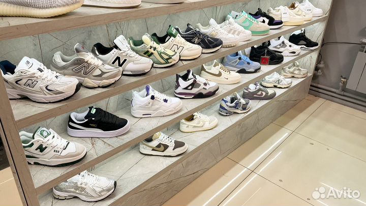 Женские кроссовки/кеды в Саратове