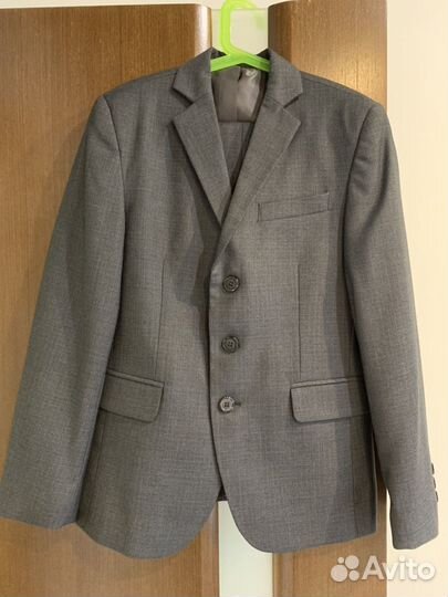 Новый школьный костюм на рост 152