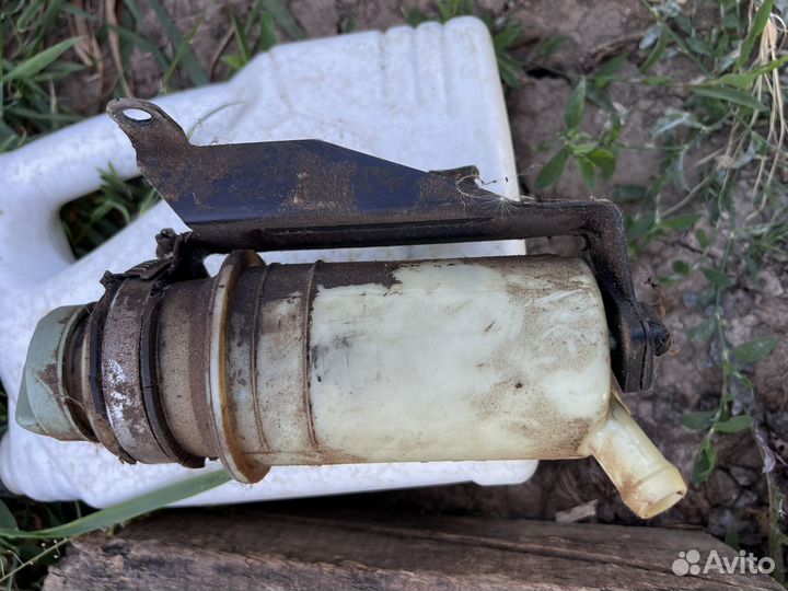 Расширительный бачок,бачок гур,омывателя Chery