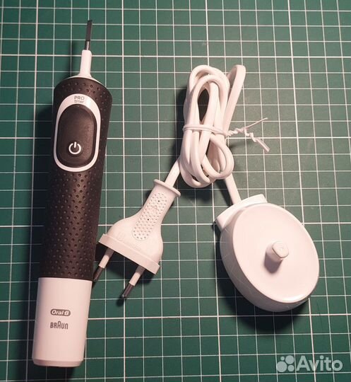 Электрическая зубная щетка oral b vitality 100