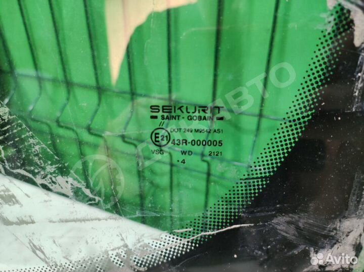 Стекло лобовое Mercedes-Benz V W638