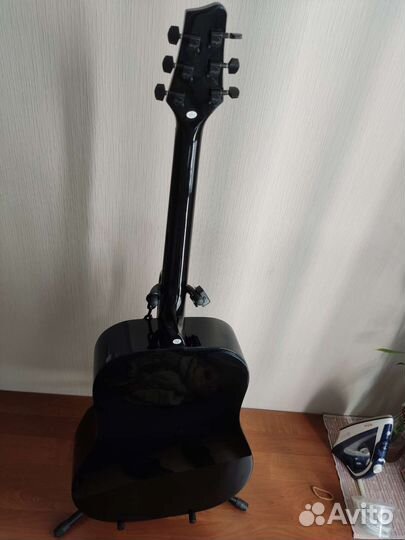 Акустическая гитара новая