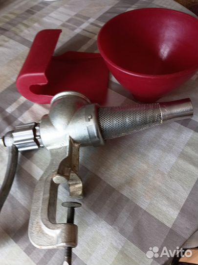 Соковыжималка шнековая ручная