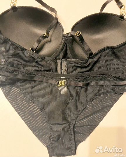 Комплект нижнего белья женский