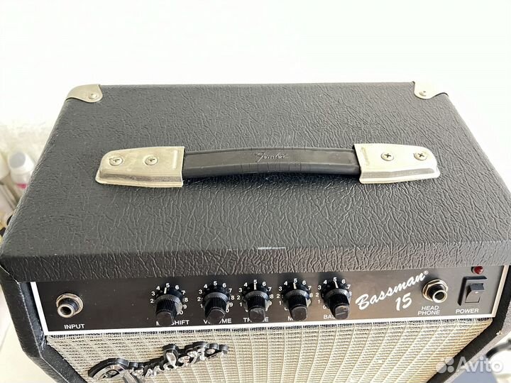 Комбоусилитель для Бас-гитар fender Bassman 15