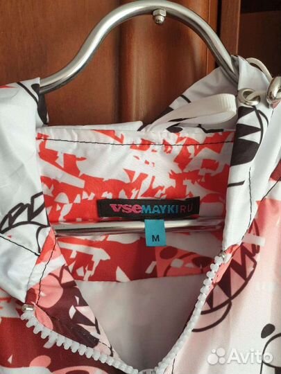 Ветровка, б/у. Одевалась 2 раза