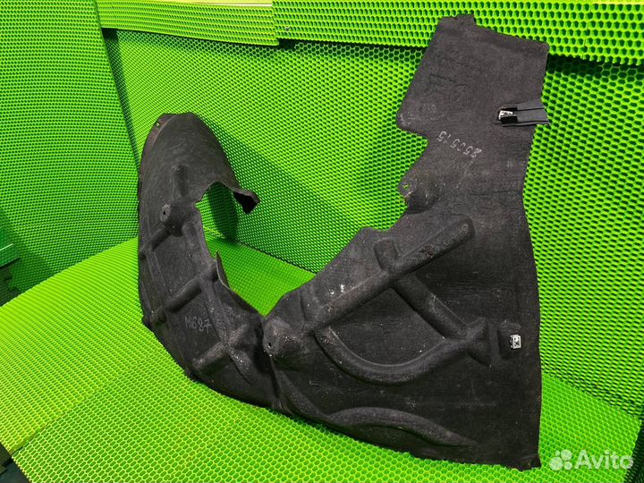 Подкрылок (локер) передний правый Volkswagen