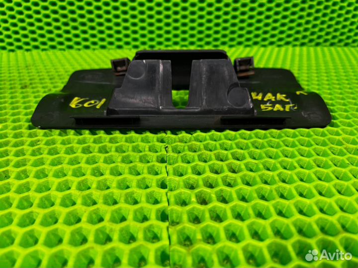 Накладка замка багажника Land Rover Range Rover