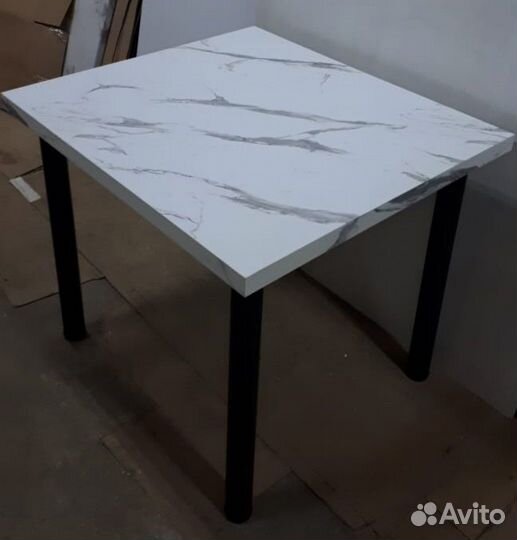 Стол обеденный