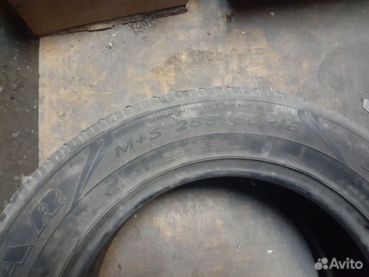 Goodyear Wrangler AT 255/60 R18