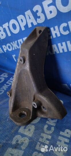 Кронштейн кпп Audi A6C5 седан ALG 1999