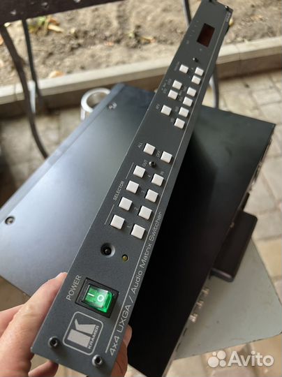 Коммутатор матричный Kramer