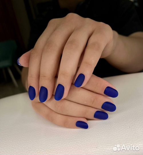 Маникюр с покрытием в салоне красоты