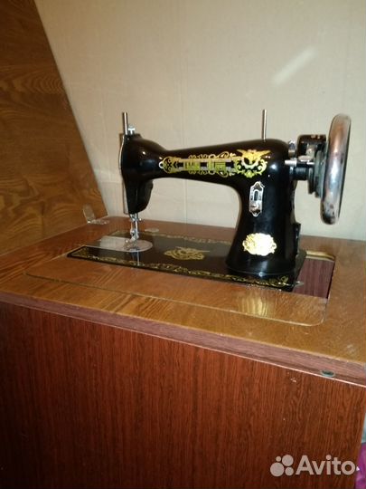 Машина швейная ножная 1989г пмз с документами