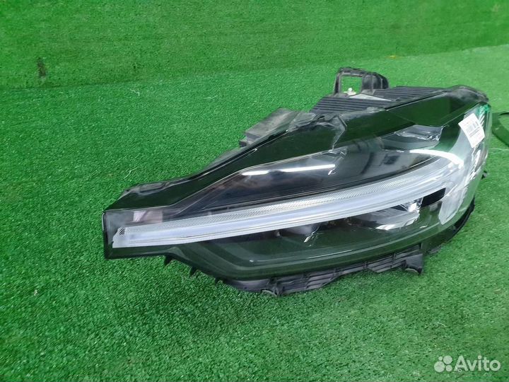 Фара левая Volvo XC60 2 (2017-2021) LED