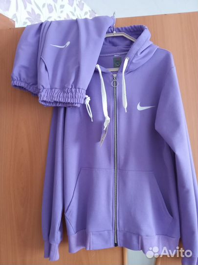 Спортивный костюм женский новый, р-р 48