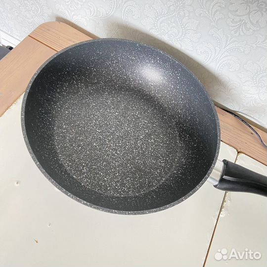 Сковорода новая глубокая 26см