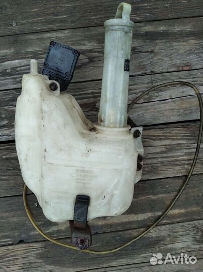 Бачок омывателя Тойота Карина