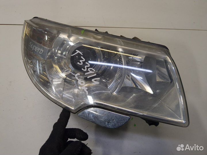 Фара (передняя) Skoda SuperB, 2011