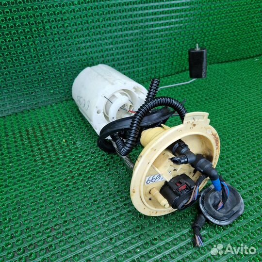 Насос топливный в бак Volkswagen Tiguan 5N1 2008