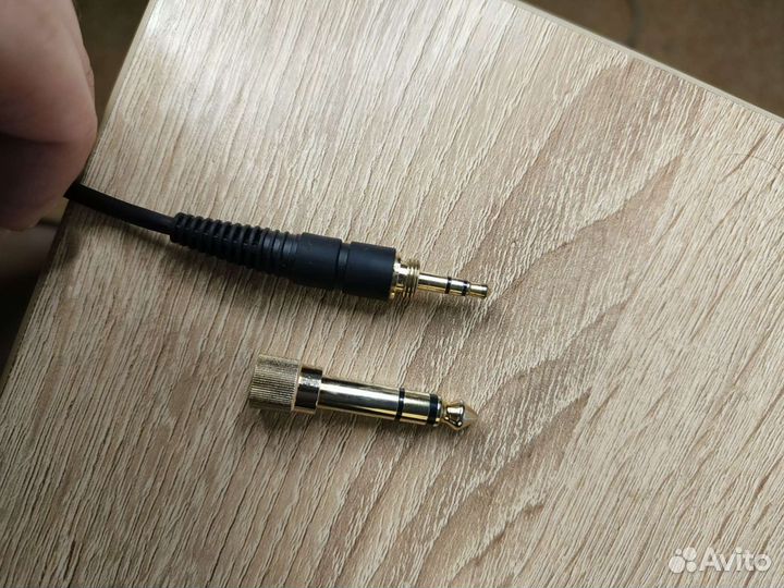 Студийные наушники AKG K92 Новые