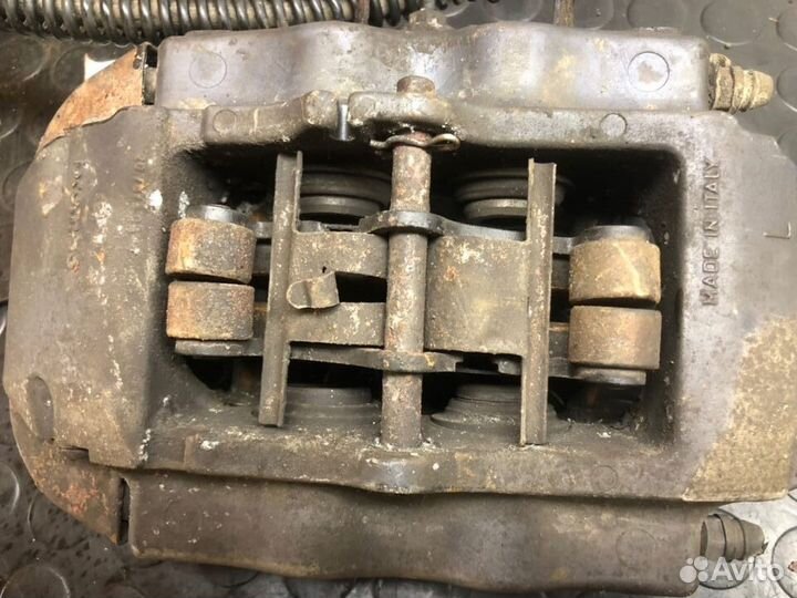 Суппорта задние Volkswagen Touareg 7L6