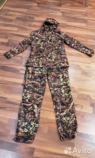 Продам женский костюм спортивный, демисезонный