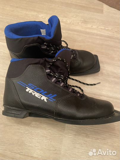 Лыжные ботинки