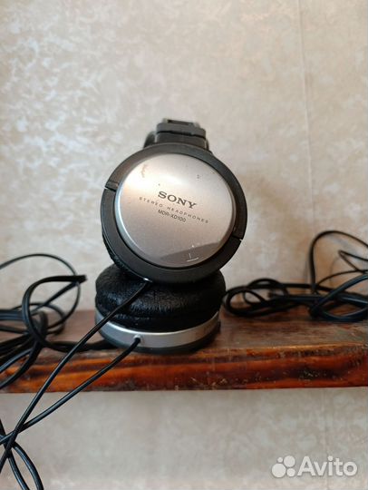 Наушники ретро