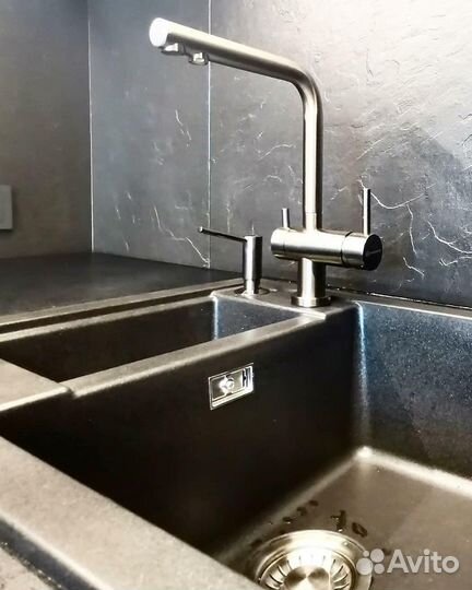 Прямая кухня на заказ под ключ цех в Москве