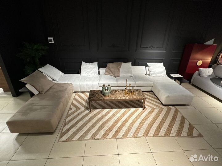 Большой диван Freeman