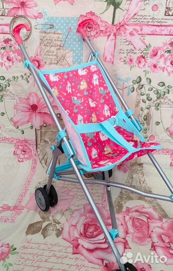 Пакетом игрушки для девочки