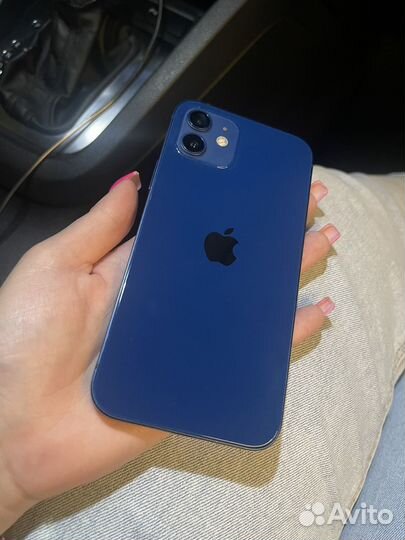 Телефон iPhone 12