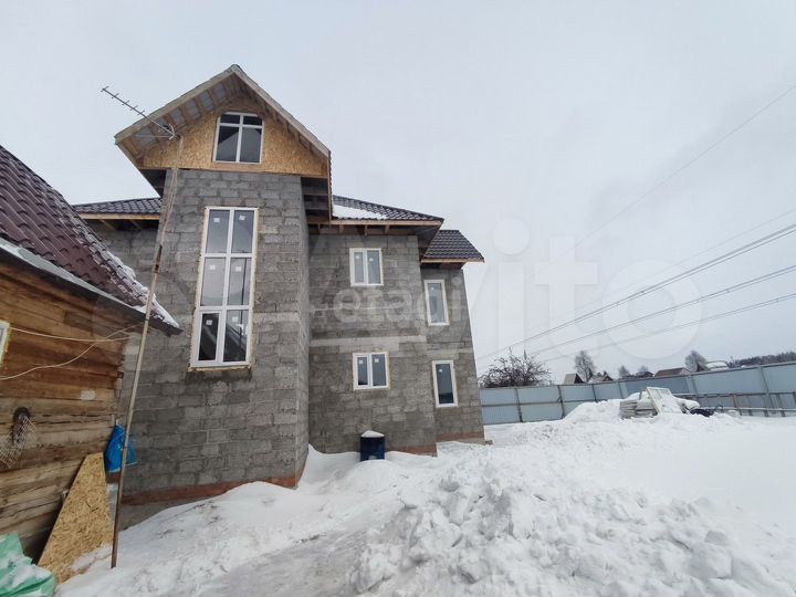 Дом 150 м² на участке 9,5 сот.