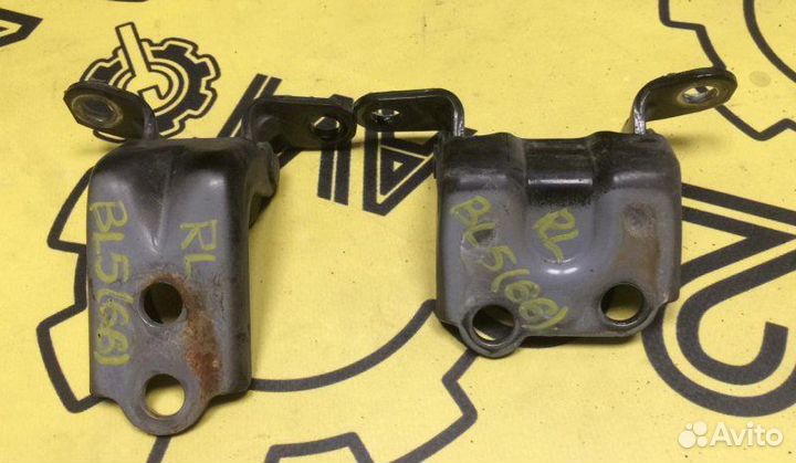 Петли двери задние левые Subaru Legacy BL5 EJ204