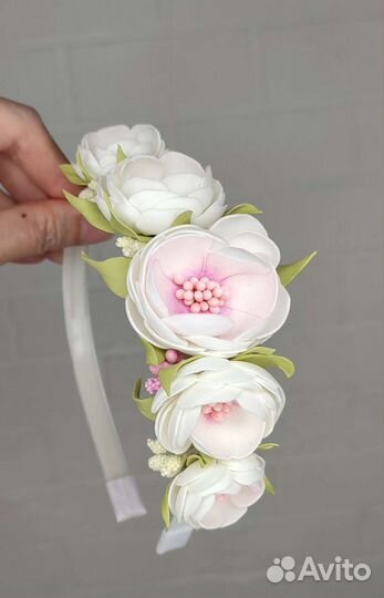 Ободок для волос с цветами