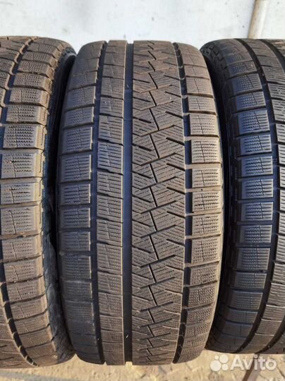 Pirelli Ice Asimmetrico 235/50 R18 97Q