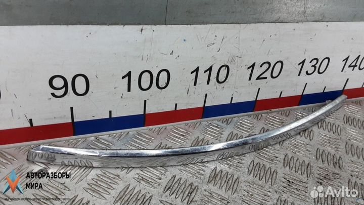 Ресничка (ус) левой фары Audi A6 4F/C6 2006