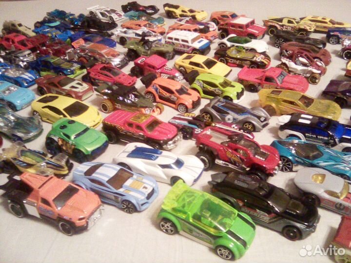 Коллекционные машинки hot wheels