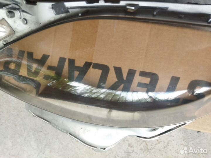 Стекло фары Lexus GS