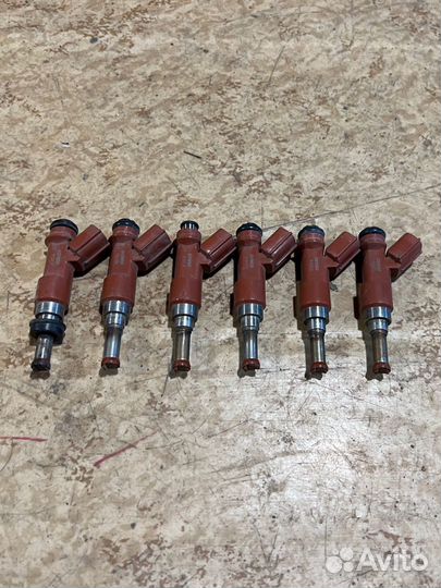 Форсунка топливная Toyota 2GR-FE 3.5