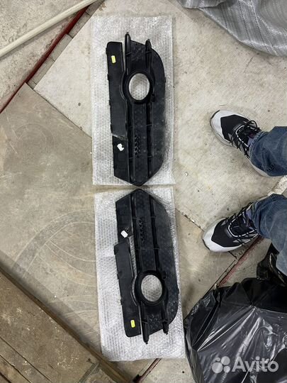 Решетка правая и левая в бампер Audi Q3