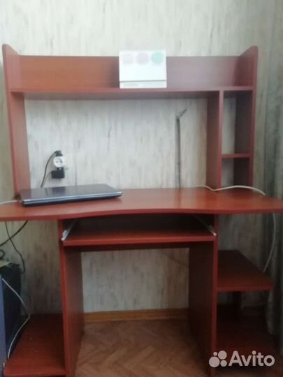 Компьютерный столик для ноутбука и компьютера