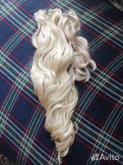 Волосы на заколках