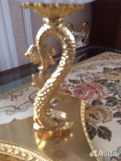 Ваза для фруктов на ножке