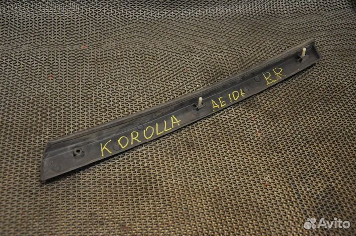 Молдинг двери задний правый toyota corolla CE106