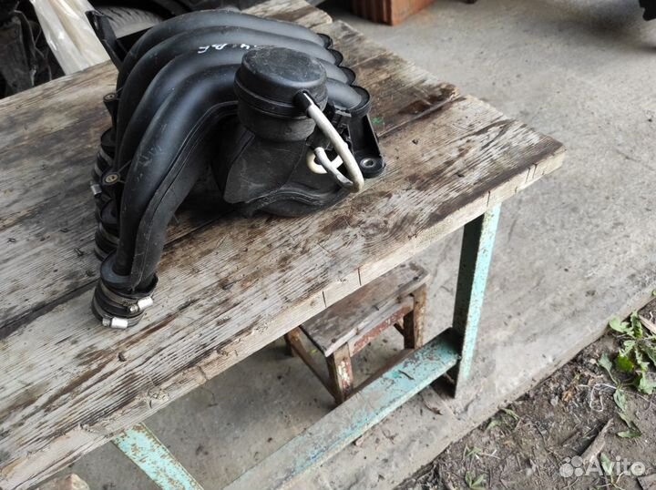 Впускной коллектор Audi A4 B5 1.6