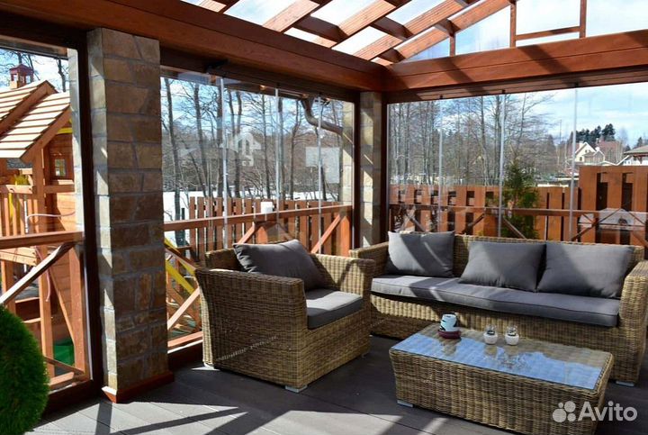 Безрамное раздвижное остекление