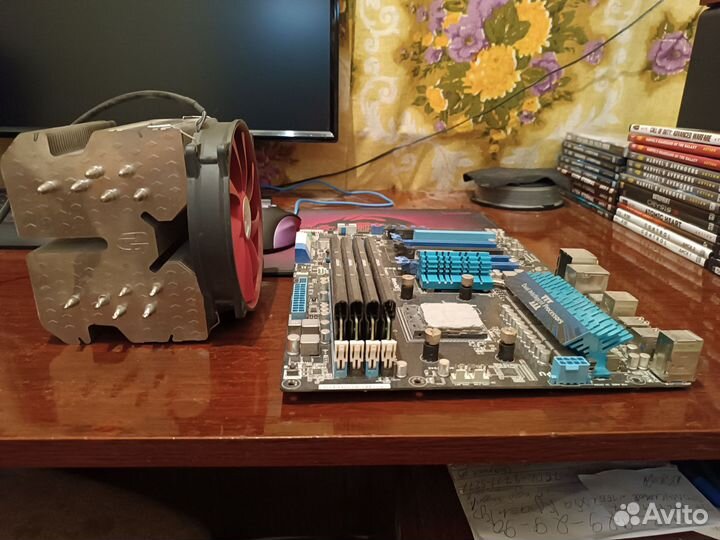 Материнская плата с процессором и памятью