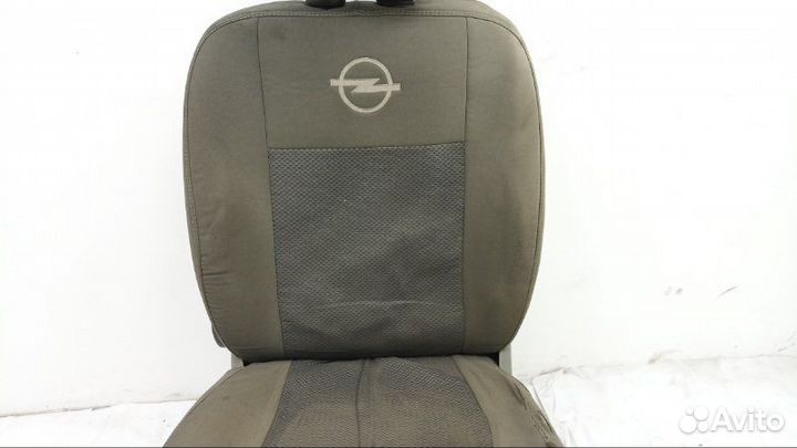 Сиденье переднее Opel Vivaro F9Q 2003